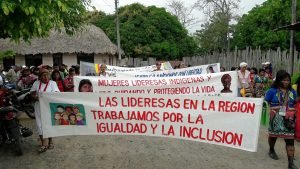 Mujeres indigenas y afrocolombianas marchan por las principales calles del municipio de Tierra Alta Córdoba en pro de sus derechos